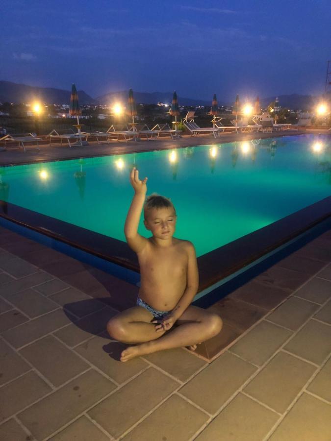 Hotel Arandi Ag Tirana Extérieur photo